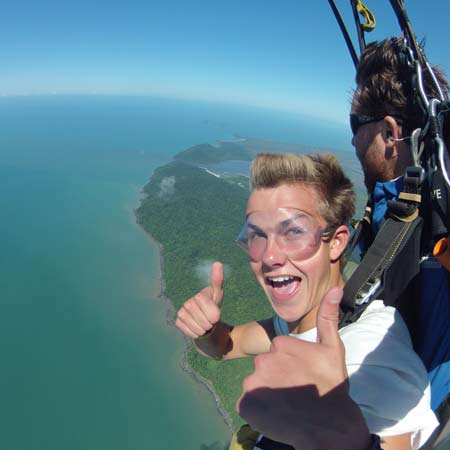 Cairns Tandem Skydive Up To 14,000Ft - Free Bus Transfers - We Wander