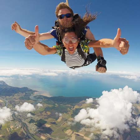 Cairns Tandem Skydive Up To 14,000Ft - Free Bus Transfers - We Wander