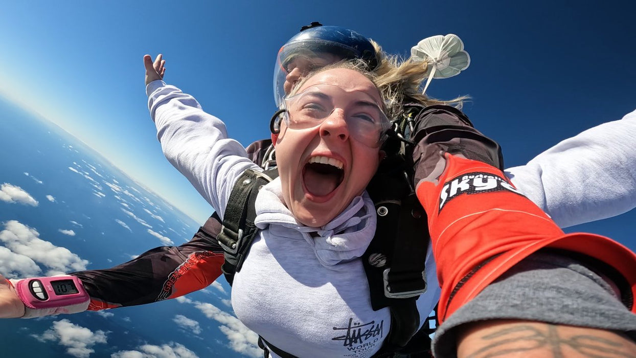 Tandem Skydive Up To 15,000Ft Midweek - We Wander