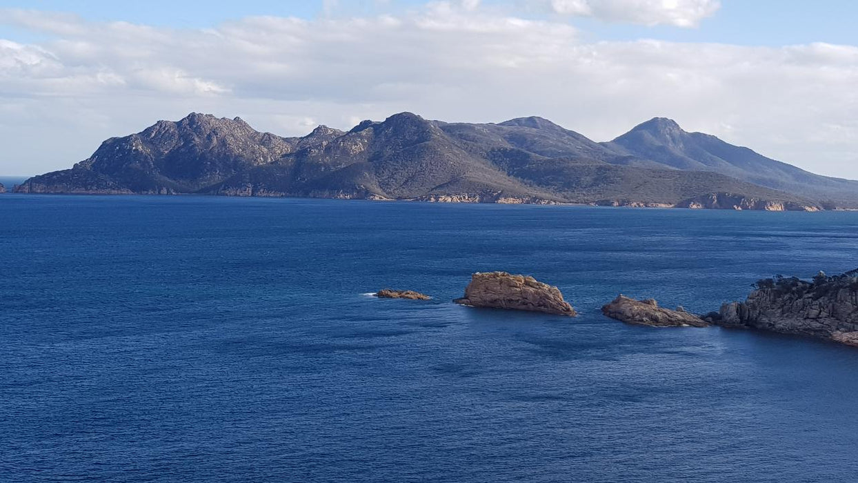 Wineglass Bay & Freycinet Peninsula Day Tour - We Wander